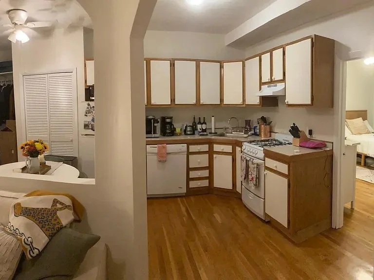 1 bed, 1 bath apartment for rent at 19 Fleet St Unit 4, North End — photo 1 of 10