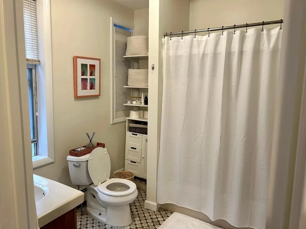 1 bed, 1 bath apartment for rent at 19 Fleet St Unit 4, North End — photo 8 of 10