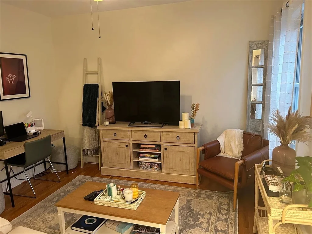 1 bed, 1 bath apartment for rent at 19 Fleet St Unit 4, North End — photo 4 of 10