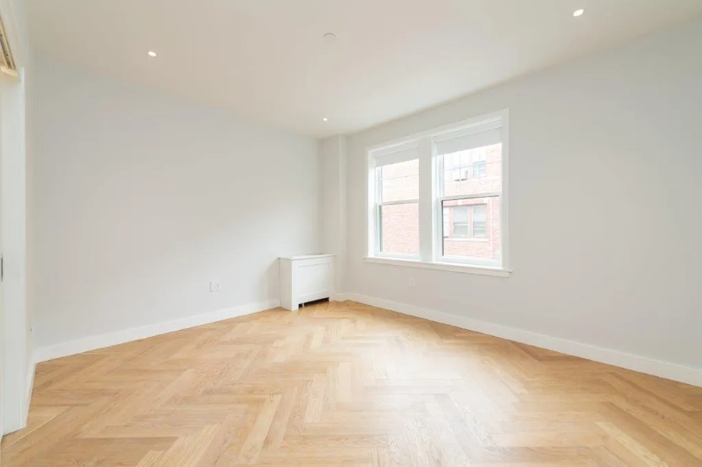 2 bed, 1 bath apartment for rent at 19 Forest St Unit 311, Baldwin — photo 3 of 11