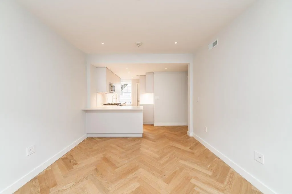 2 bed, 1 bath apartment for rent at 19 Forest St Unit 311, Baldwin — photo 10 of 11