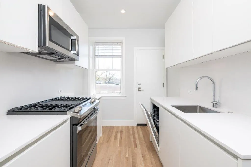 2 bed, 1 bath apartment for rent at 19 Forest St Unit 41, Baldwin — photo 5 of 12