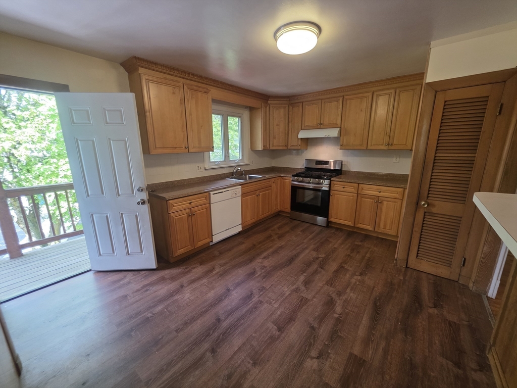 2 bed, 1 bath apartment for rent at 19 Fowler St Unit 19, Quincy Center — photo 6 of 16