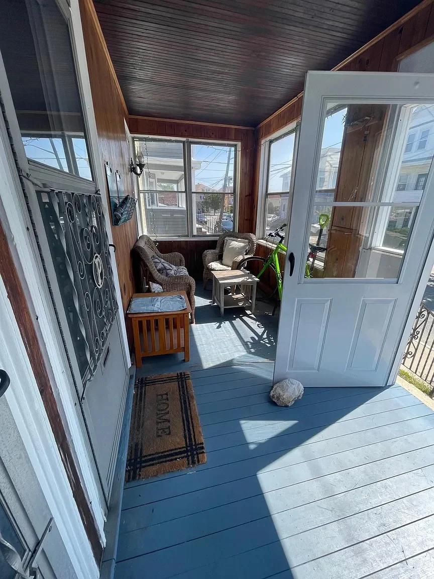 4 bed, 1 bath apartment for rent at 19 Frederick Ave, Tufts University — photo 11 of 12