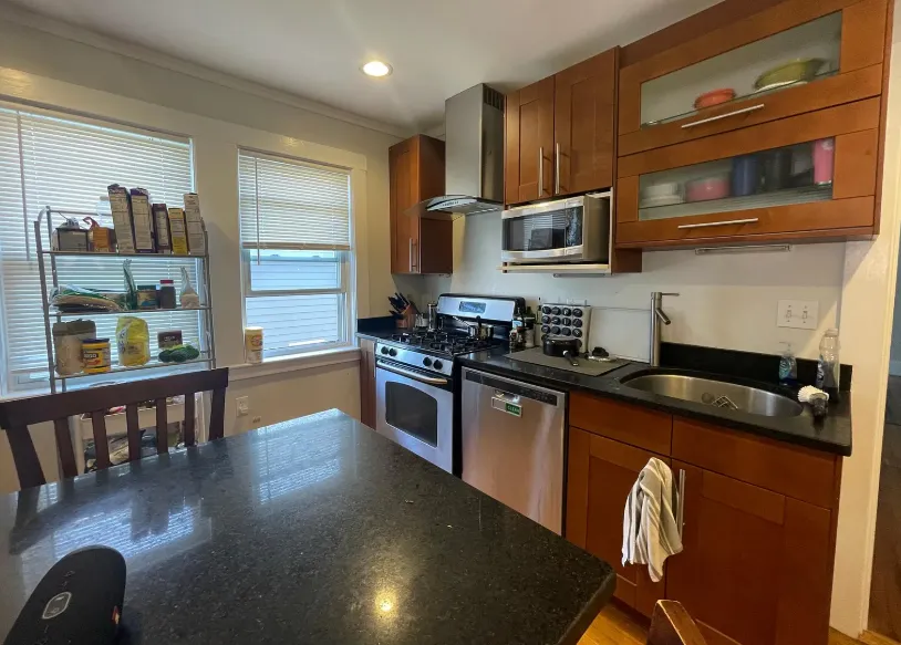 4 bed, 1 bath apartment for rent at 19 Frederick Ave Unit ., South Medford