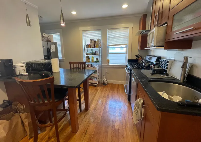 4 bed, 1 bath apartment for rent at 19 Frederick Ave Unit ., South Medford — photo 3 of 15