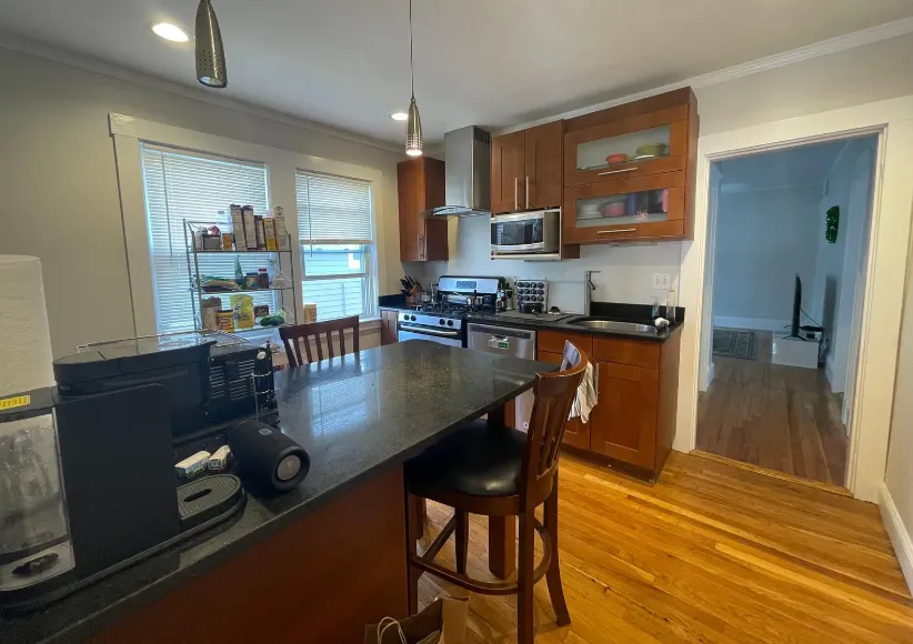4 bed, 1 bath apartment for rent at 19 Frederick Ave Unit ., South Medford — photo 4 of 15