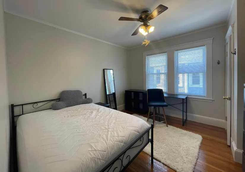 4 bed, 1 bath apartment for rent at 19 Frederick Ave Unit ., South Medford — photo 9 of 15