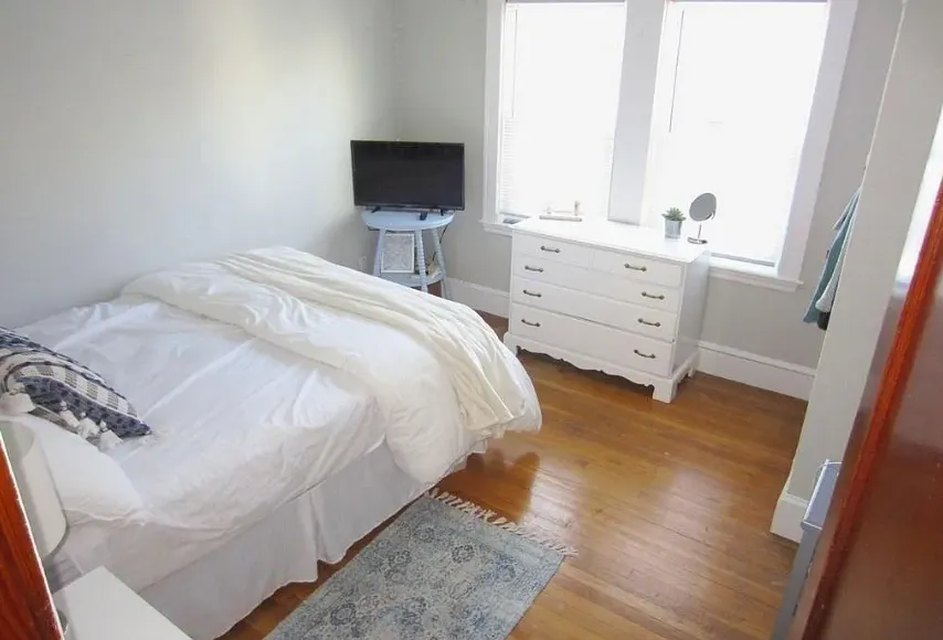 4 bed, 1 bath apartment for rent at 19 Frederick Ave Unit ., South Medford — photo 8 of 15