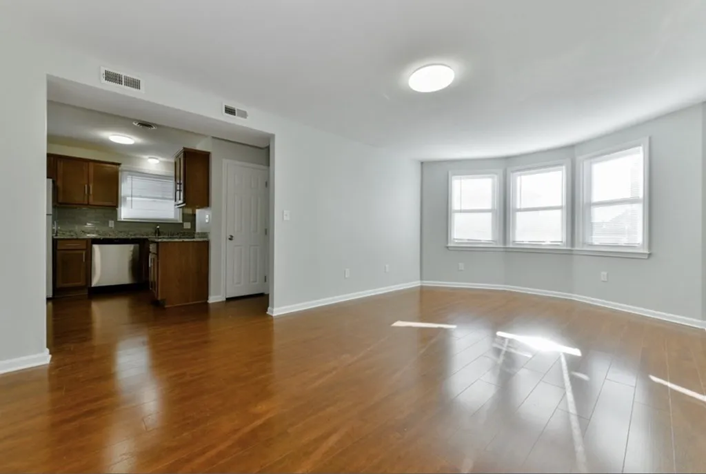 3 bed, 1 bath apartment for rent at 19 Fuller St Unit 2, Dorchester — photo 5 of 15