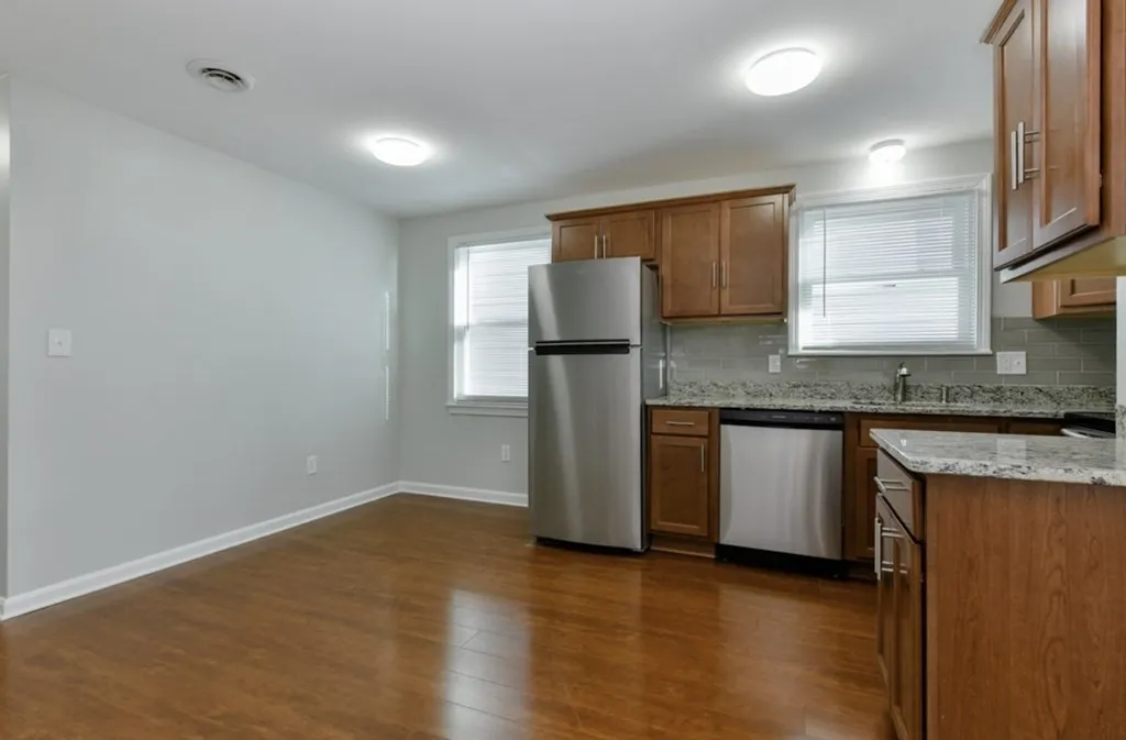 3 bed, 1 bath apartment for rent at 19 Fuller St Unit 2, Dorchester — photo 4 of 15