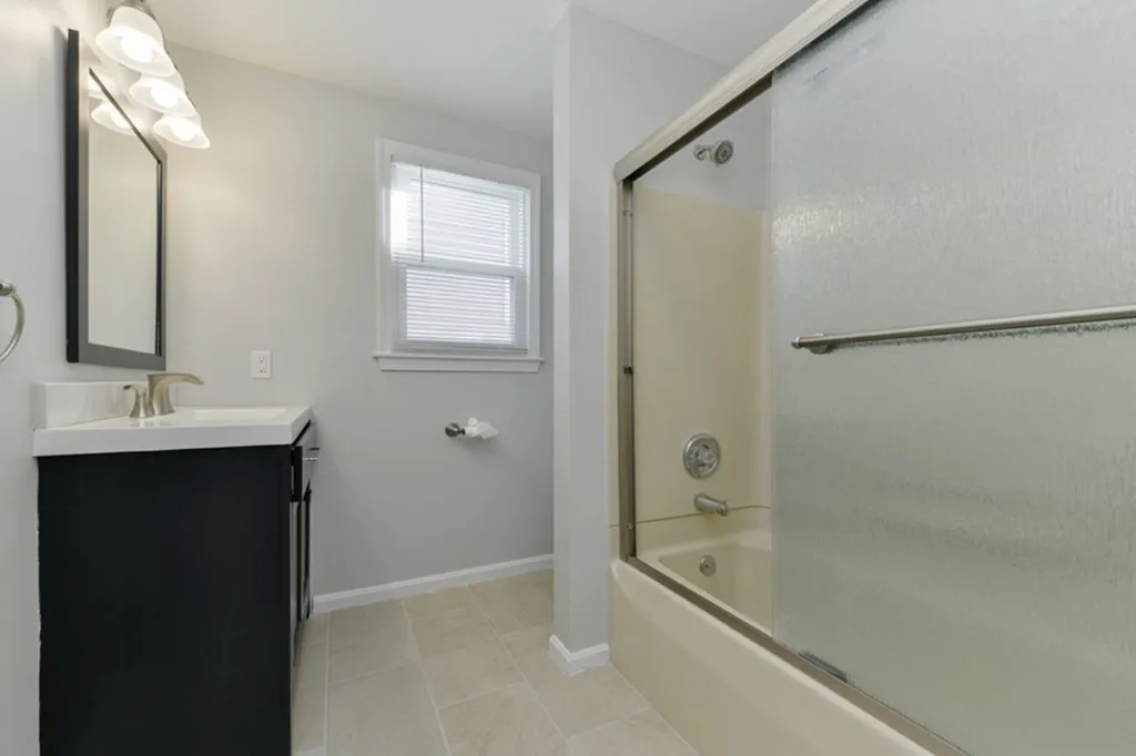 3 bed, 1 bath apartment for rent at 19 Fuller St Unit 2, Dorchester — photo 14 of 15
