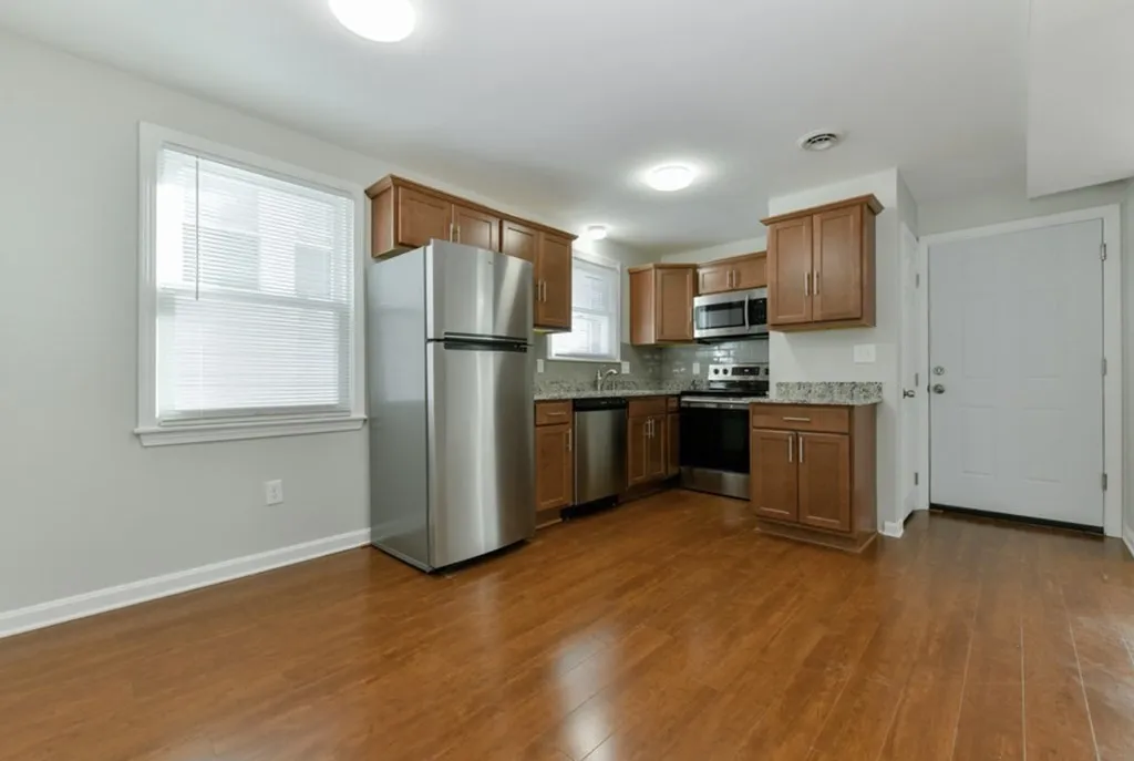 3 bed, 1 bath apartment for rent at 19 Fuller St Unit 2, Dorchester — photo 3 of 15