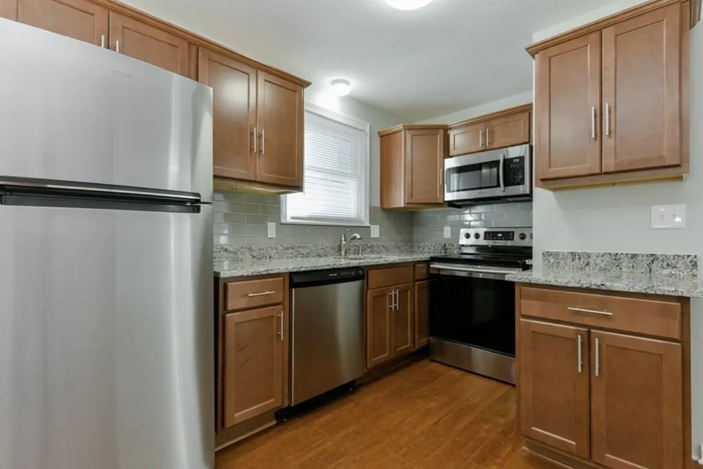 3 bed, 1 bath apartment for rent at 19 Fuller St Unit 2, Dorchester — photo 2 of 15