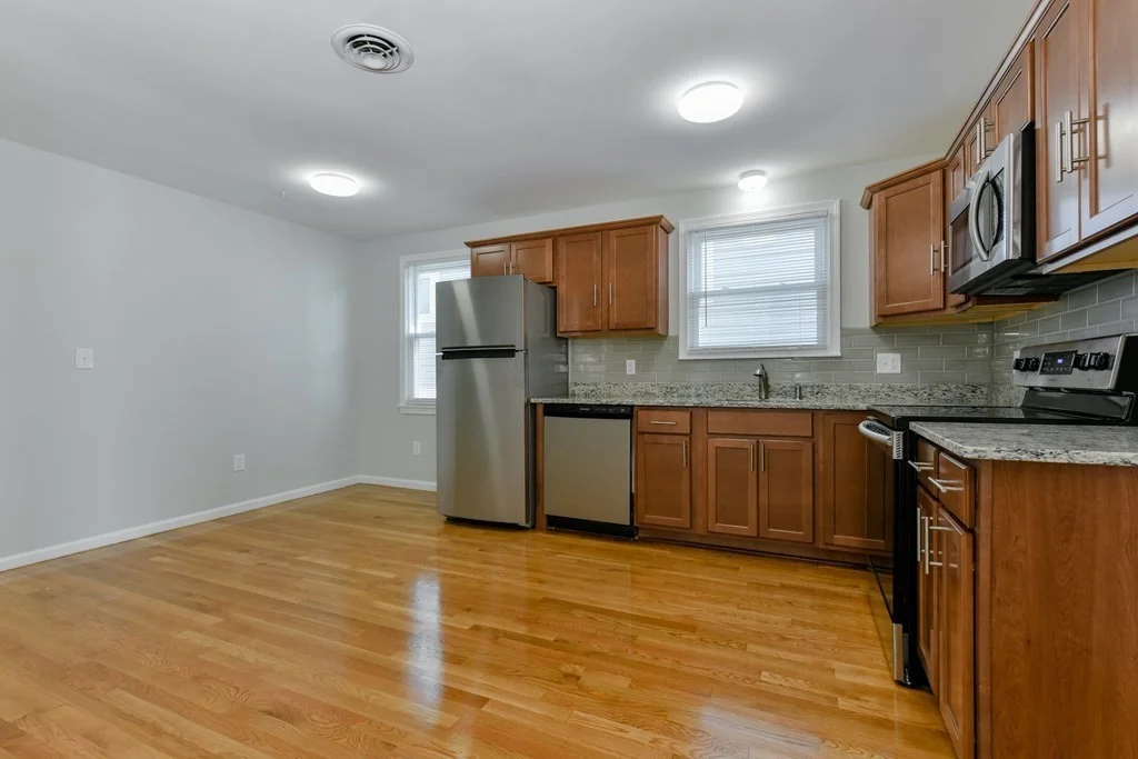 3 bed, 1 bath apartment for rent at 19 Fuller St Unit 3, Dorchester — photo 3 of 16