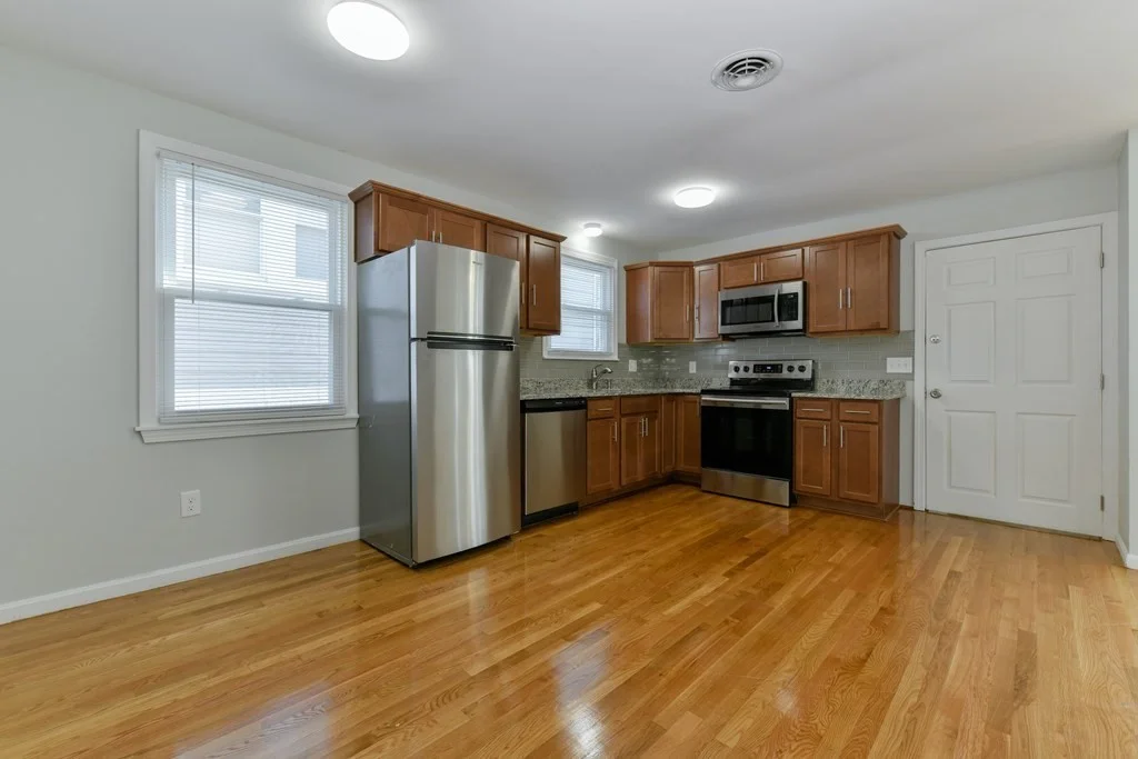 3 bed, 1 bath apartment for rent at 19 Fuller St Unit 3, Dorchester — photo 4 of 16