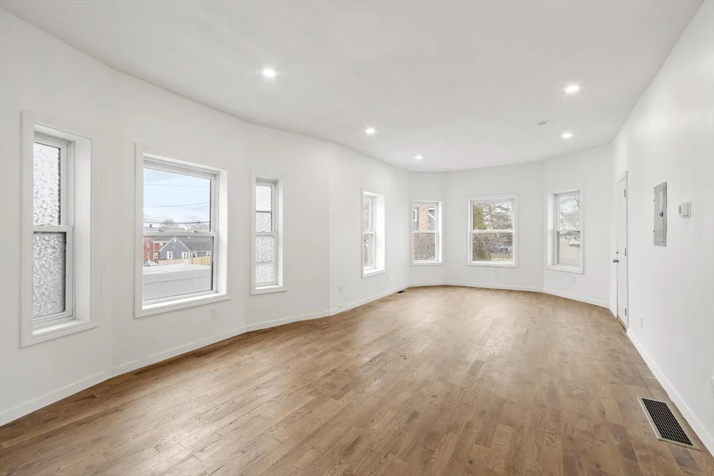 3 bed, 1 bath apartment for rent at 19 Furber Ave Unit 1, North Andover — photo 6 of 18