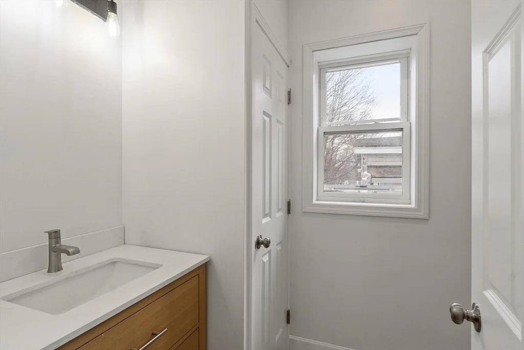 3 bed, 1 bath apartment for rent at 19 Furber Ave Unit 1, North Andover — photo 14 of 18