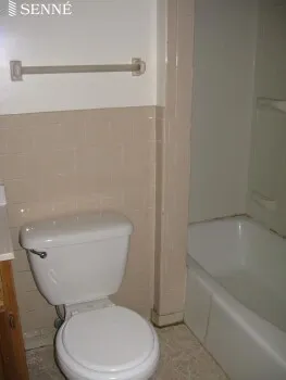 Studio bed, 1 bath apartment for rent at 19 Garfield St Unit 3, Baldwin — photo 4 of 5
