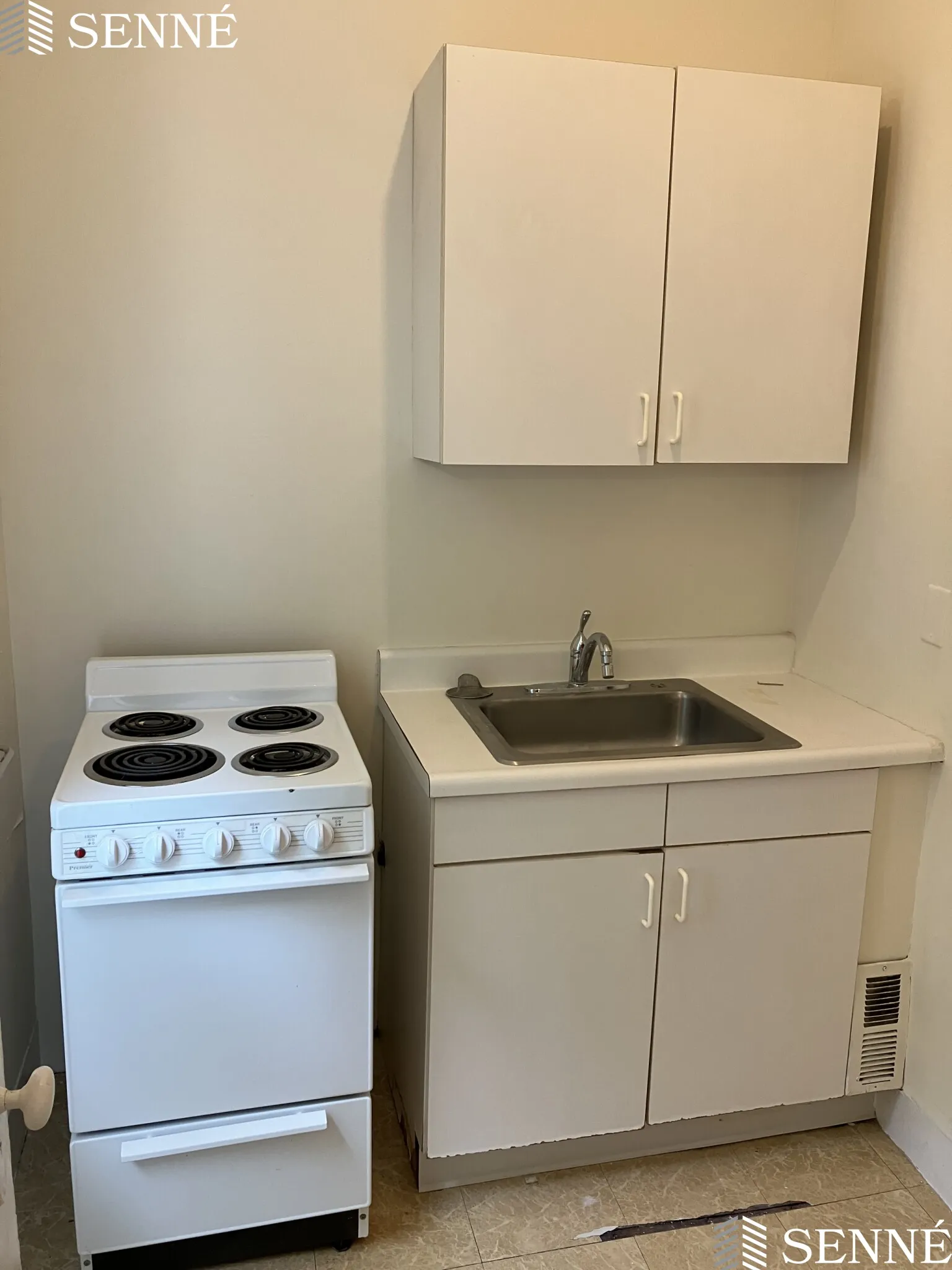 Studio bed, 1 bath apartment for rent at 19 Garfield St Unit 7, Baldwin — photo 5 of 14