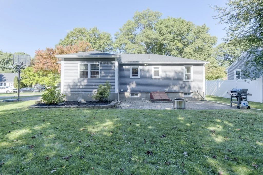 3 bed, 2 bath apartment for rent at 19 Glen Ter, Shrewsbury — photo 36 of 37