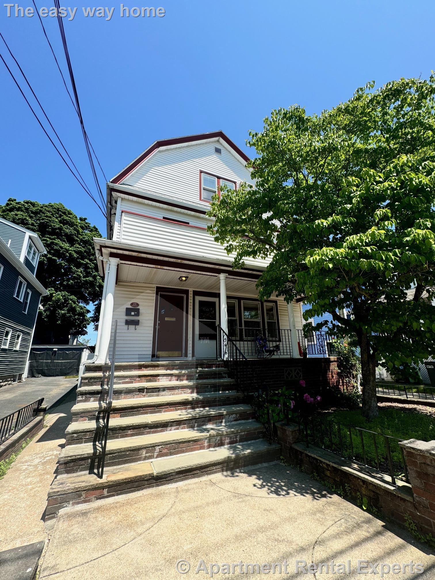 4 bed, 2 bath apartment for rent at 19 Gordon St Unit 2, Tufts — photo 2 of 24