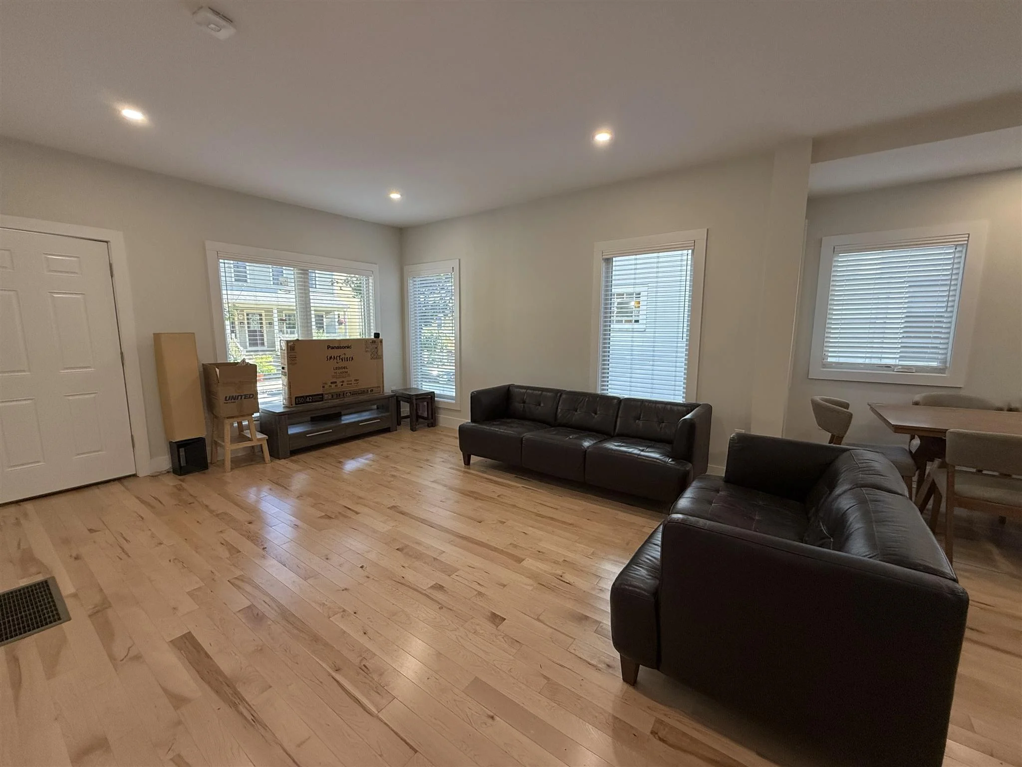 2 bed, 1.5 bath apartment for rent at 19 Gorham St Unit 1, Teele Square — photo 4 of 17