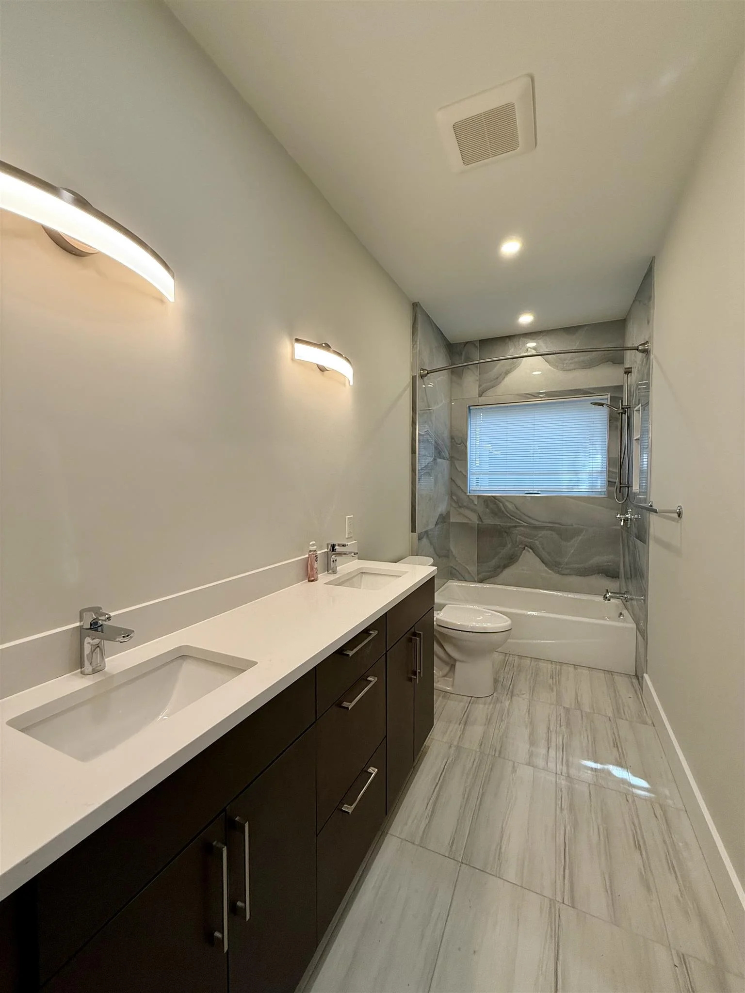 2 bed, 1.5 bath apartment for rent at 19 Gorham St Unit 1, Teele Square — photo 9 of 17