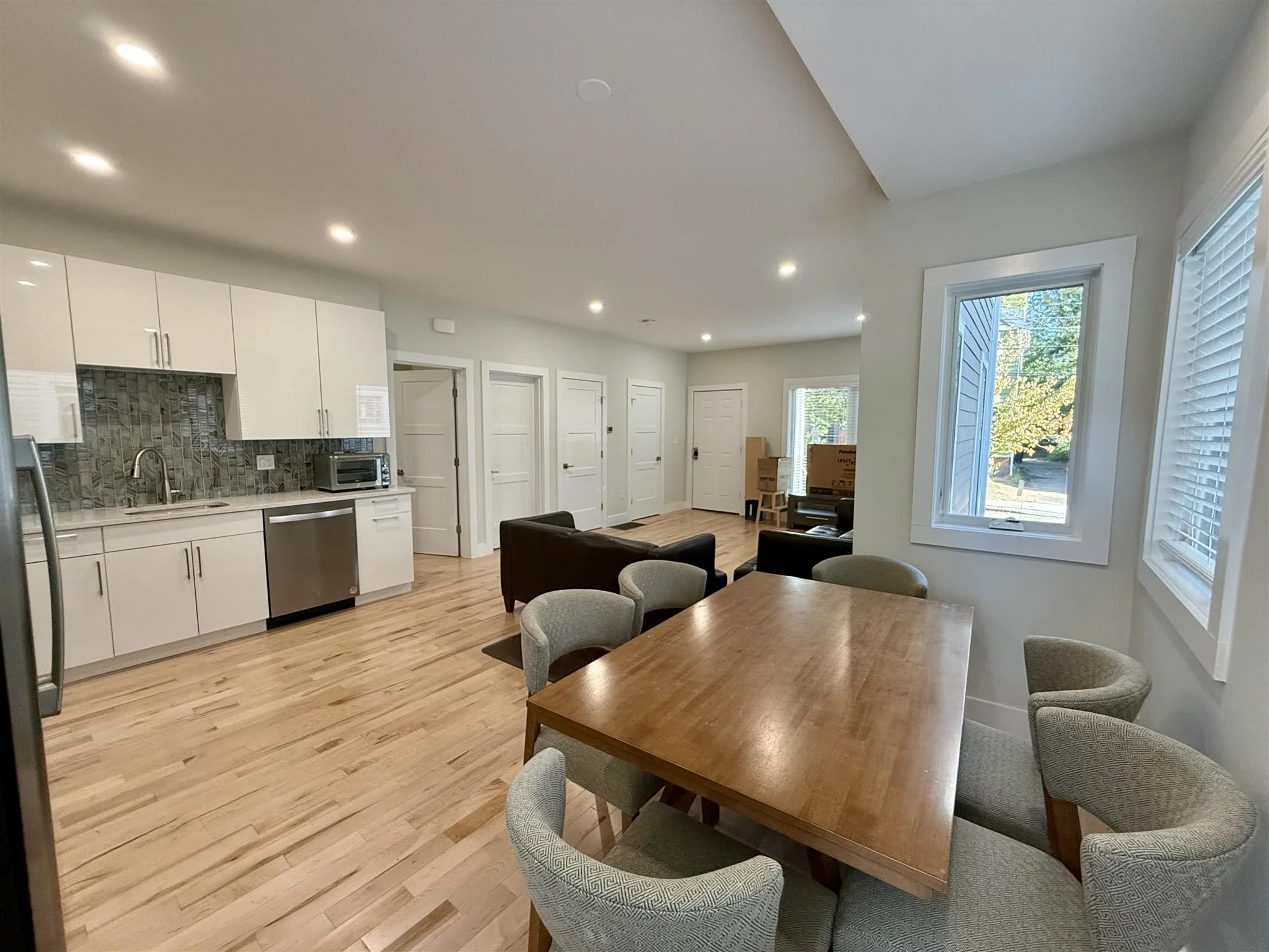 2 bed, 1.5 bath apartment for rent at 19 Gorham St Unit 1, Teele Square — photo 3 of 17