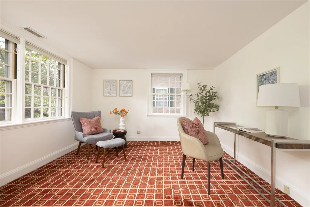 6 bed, 3 bath apartment for rent at 19 Gray Gardens East, Neighborhood Nine — photo 15 of 19
