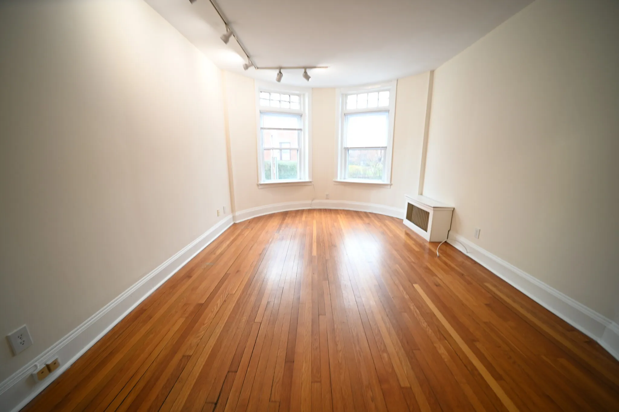1 bed, 1 bath apartment for rent at 19 Green St Unit 1, Coolidge Corner