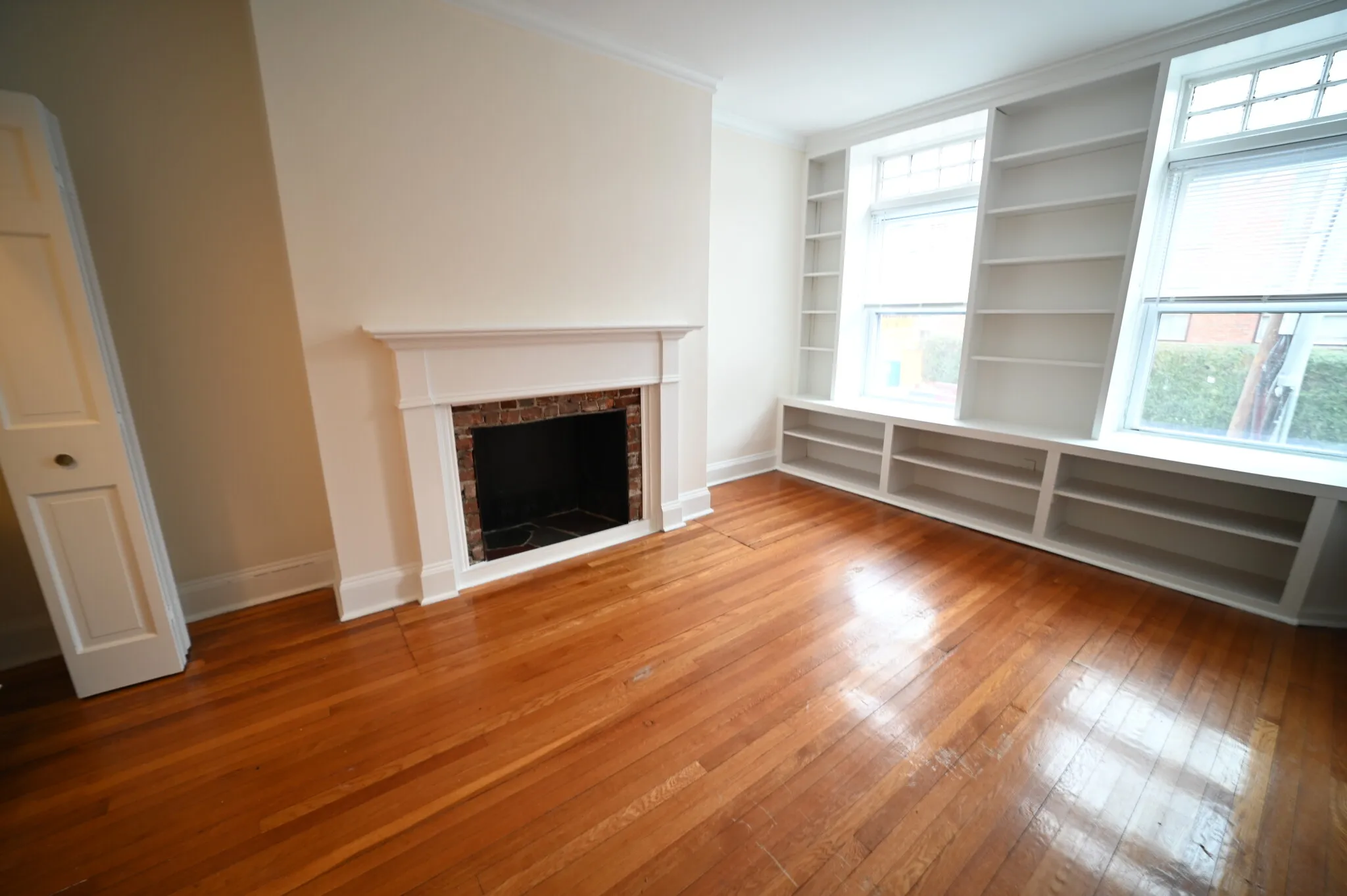 1 bed, 1 bath apartment for rent at 19 Green St Unit 1, Coolidge Corner — photo 3 of 10