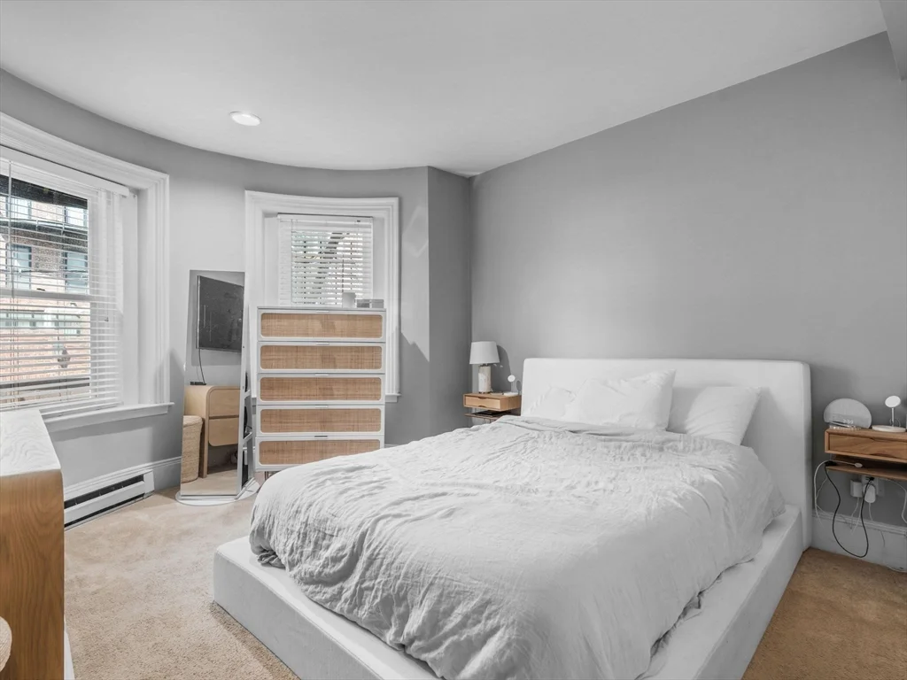 2 bed, 1 bath apartment for rent at 19 Greenwich Park Unit 2, South End — photo 9 of 18