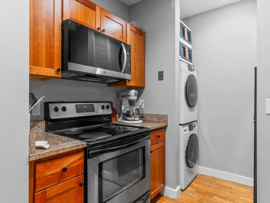 2 bed, 1 bath apartment for rent at 19 Greenwich Park Unit 2, South End — photo 8 of 18