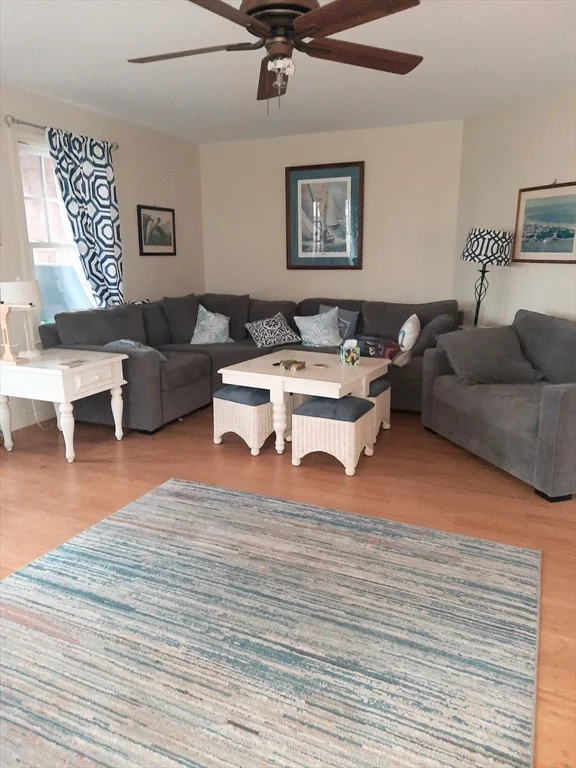 6 bed, 3 bath apartment for rent at 19 Gurnet Unit 19, Duxbury — photo 4 of 15