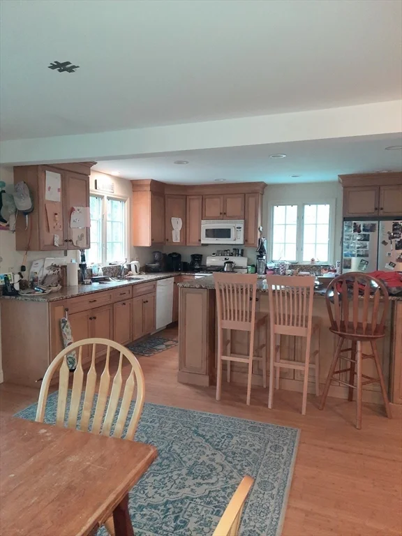 6 bed, 3 bath apartment for rent at 19 Gurnet Unit 19, Duxbury — photo 7 of 15