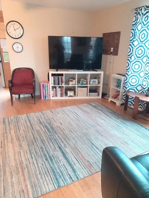 6 bed, 3 bath apartment for rent at 19 Gurnet Unit 19, Duxbury — photo 1 of 15