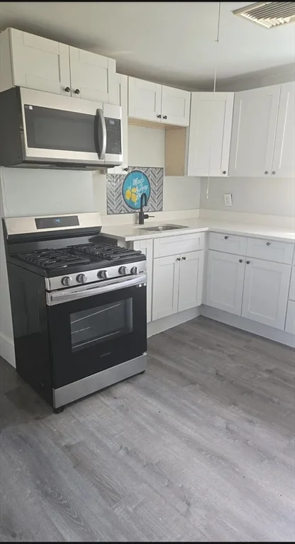 2 bed, 1 bath apartment for rent at 19 Halford Pl Unit 3, Lynn — photo 4 of 4