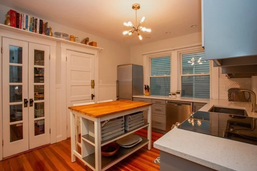 3 bed, 1 bath apartment for rent at 19 Hallam Unit 2, Dorchester — photo 4 of 11