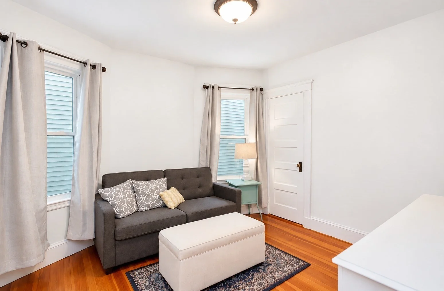 3 bed, 1 bath apartment for rent at 19 Hallam Unit 2A, Dorchester — photo 9 of 11
