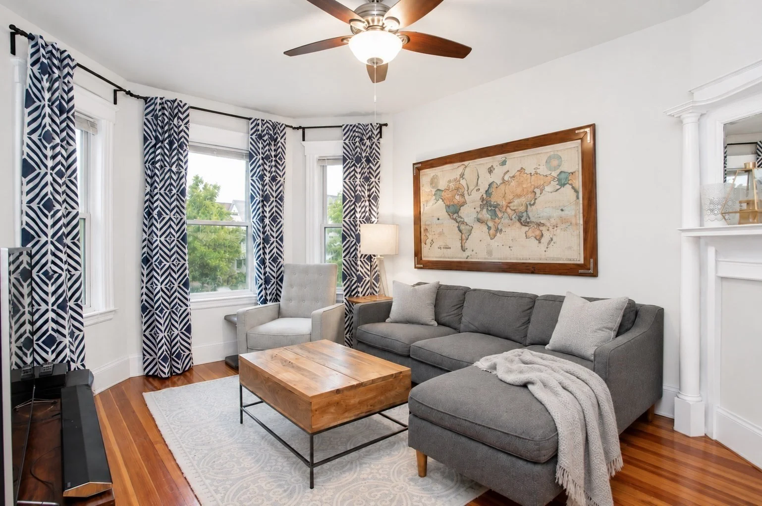 3 bed, 1 bath apartment for rent at 19 Hallam Unit 2A, Dorchester — photo 2 of 11