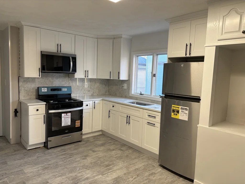 4 bed, 1 bath apartment for rent at 19 Harding Ave Unit 2, Everett — photo 1 of 6