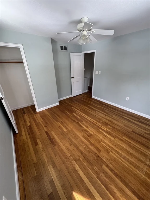 3 bed, 1 bath apartment for rent at 19 Haringa Ave Unit 19, Northbridge — photo 8 of 14
