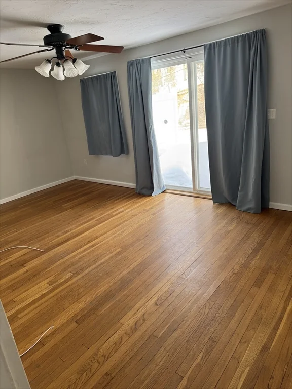 3 bed, 1 bath apartment for rent at 19 Haringa Ave Unit 19, Northbridge — photo 5 of 14