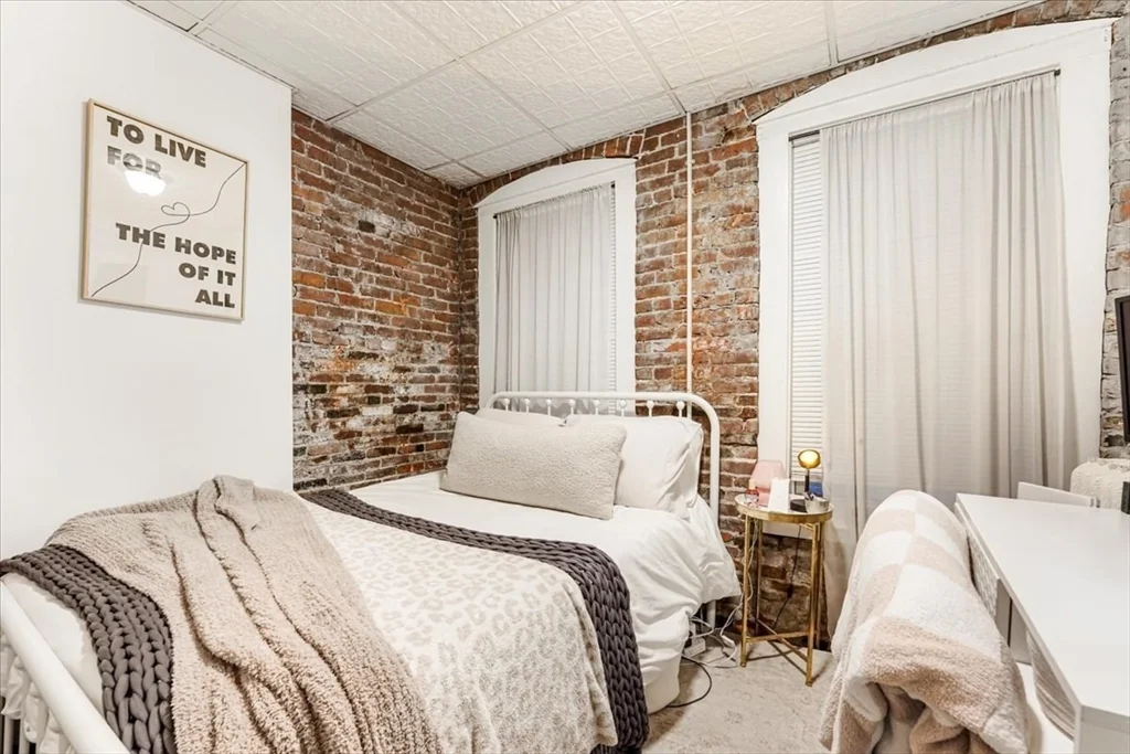 2 bed, 1 bath apartment for rent at 19 Harris St Unit 1, North End — photo 12 of 17