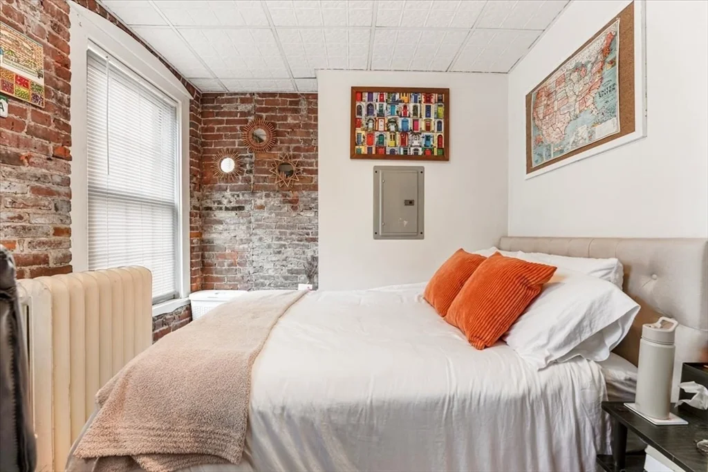 2 bed, 1 bath apartment for rent at 19 Harris St Unit 1, North End — photo 14 of 17