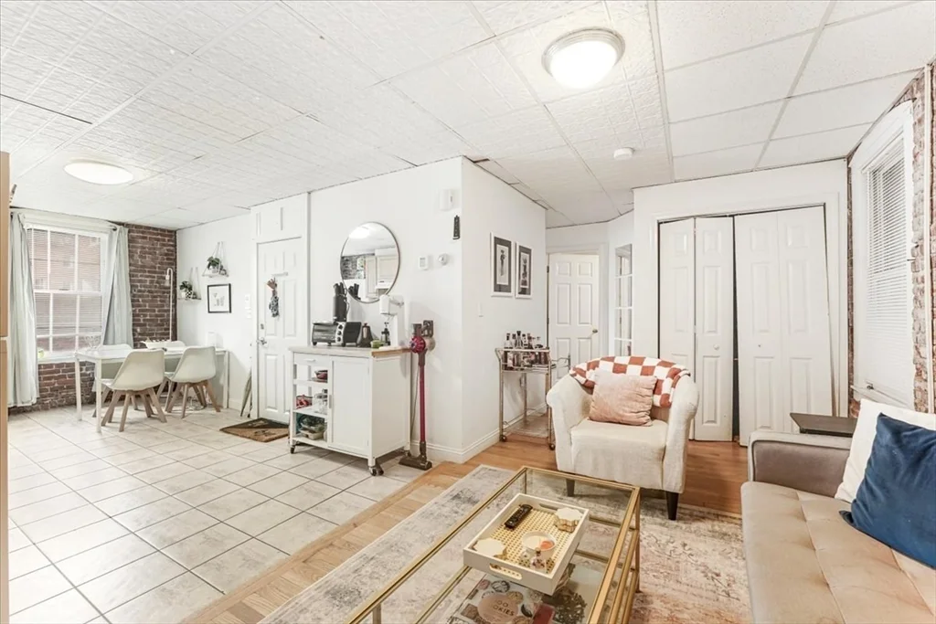 2 bed, 1 bath apartment for rent at 19 Harris St Unit 1, North End — photo 10 of 17