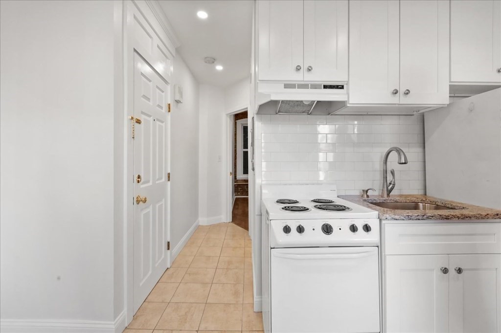 1 bed, 1 bath apartment for rent at 19 Harris St Unit 3, North End — photo 5 of 14