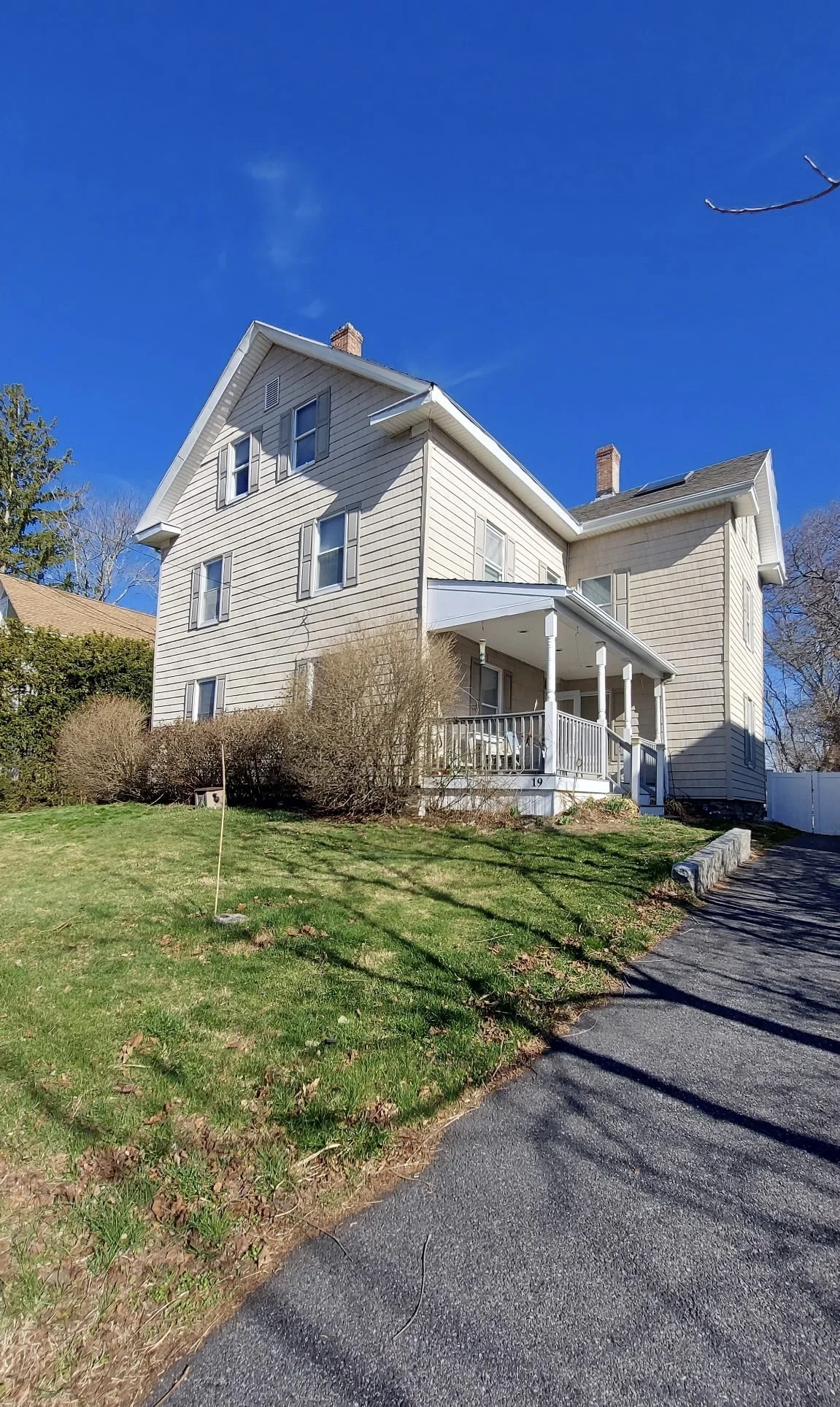 3 bed, 1 bath apartment for rent at 19 Harrison St Unit 1, Taunton
