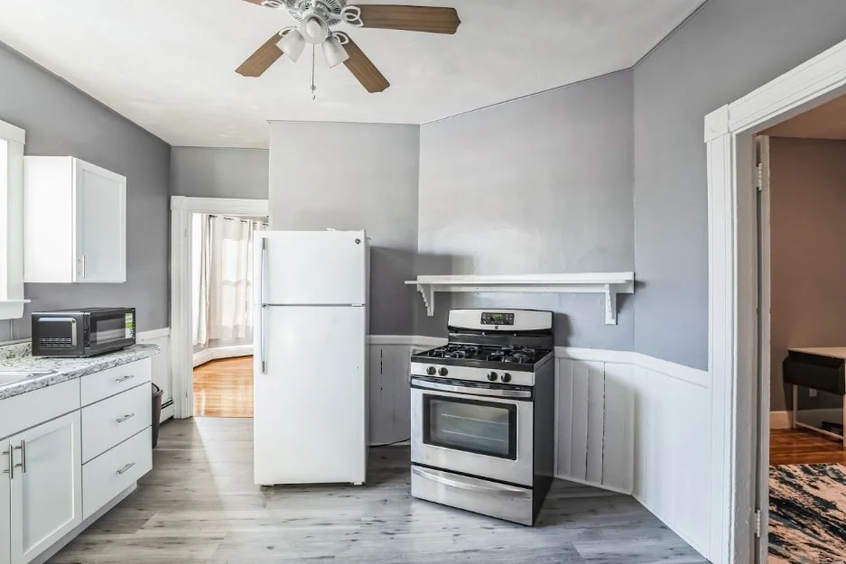 4 bed, 1 bath apartment for rent at 19 Harrison St Unit 2, Spring Hill — photo 1 of 9